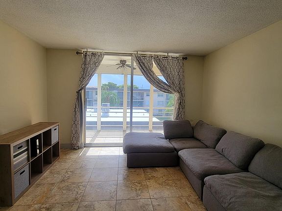 3rd image of 4500 N Federal Hwy APT 358G