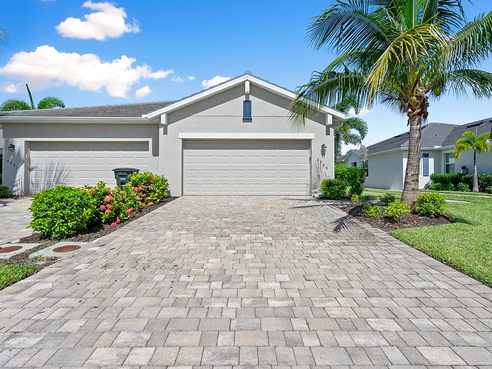 4288 Lemongrass Dr
