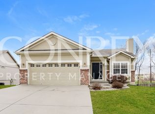 817 W 7th Ave, Kearney, MO 64060