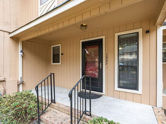 5th image of 1357 N Forest Dr