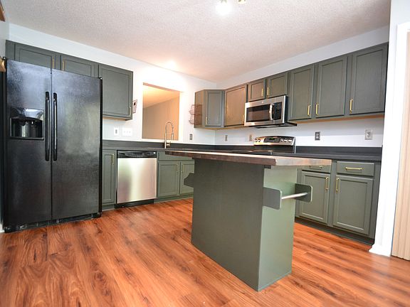 4th image of 308 Black Bird Ct