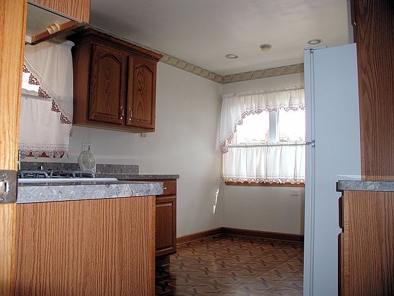 5th image of 7035 W Henderson St #1