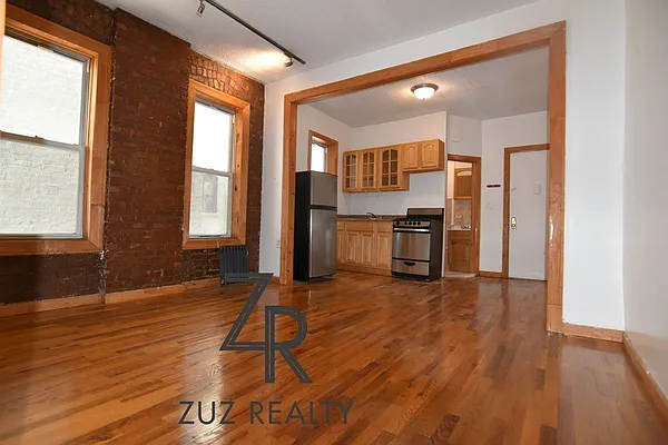 Rented by Zuz Realty | media 2