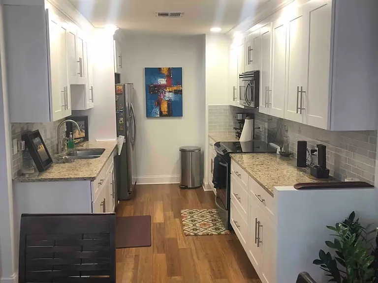145 15th St NE #212 — Photo 8