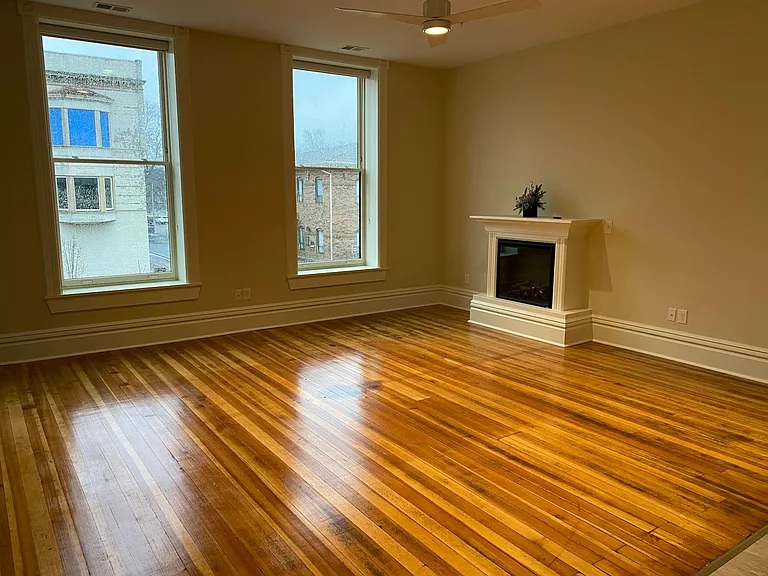Living Room w/fireplace