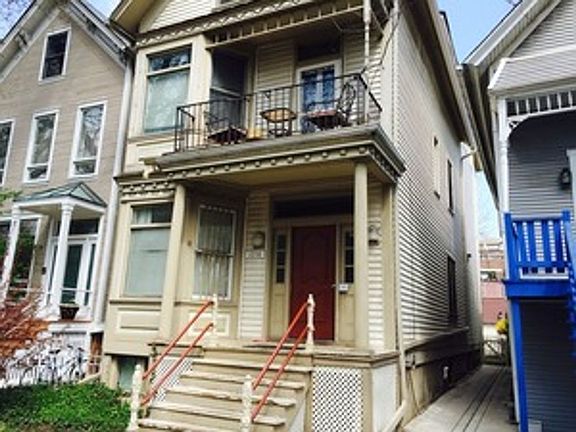 2nd image of 1038 W Montana St #1