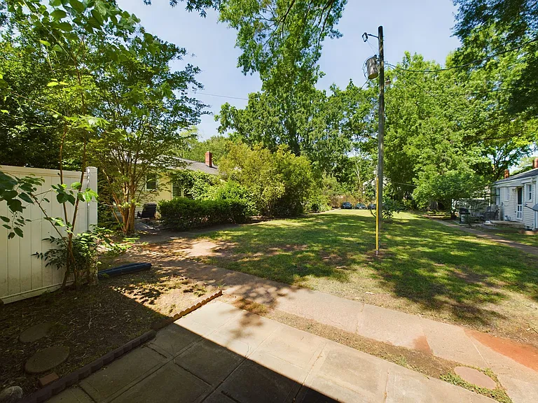 2363 Bernard St — Photo 24