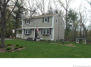 9 Overhill Rd, Ellington, CT 06029