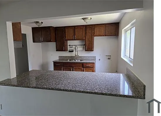 3 bed, 1700 sqft, $3,500 — Photo 3