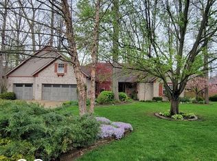 7594 W Williamswood Dr, New Palestine, IN 46163