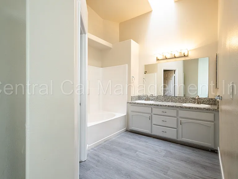6101 Aruba Ct — Photo 24