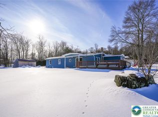 8600 Delong Dr, Slatington, PA 18080