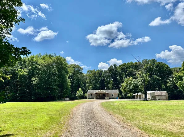 154 Whimbrel Dr, Farina, IL 62838