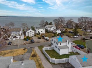 15 Sols Point Rd, Clinton, CT 06413