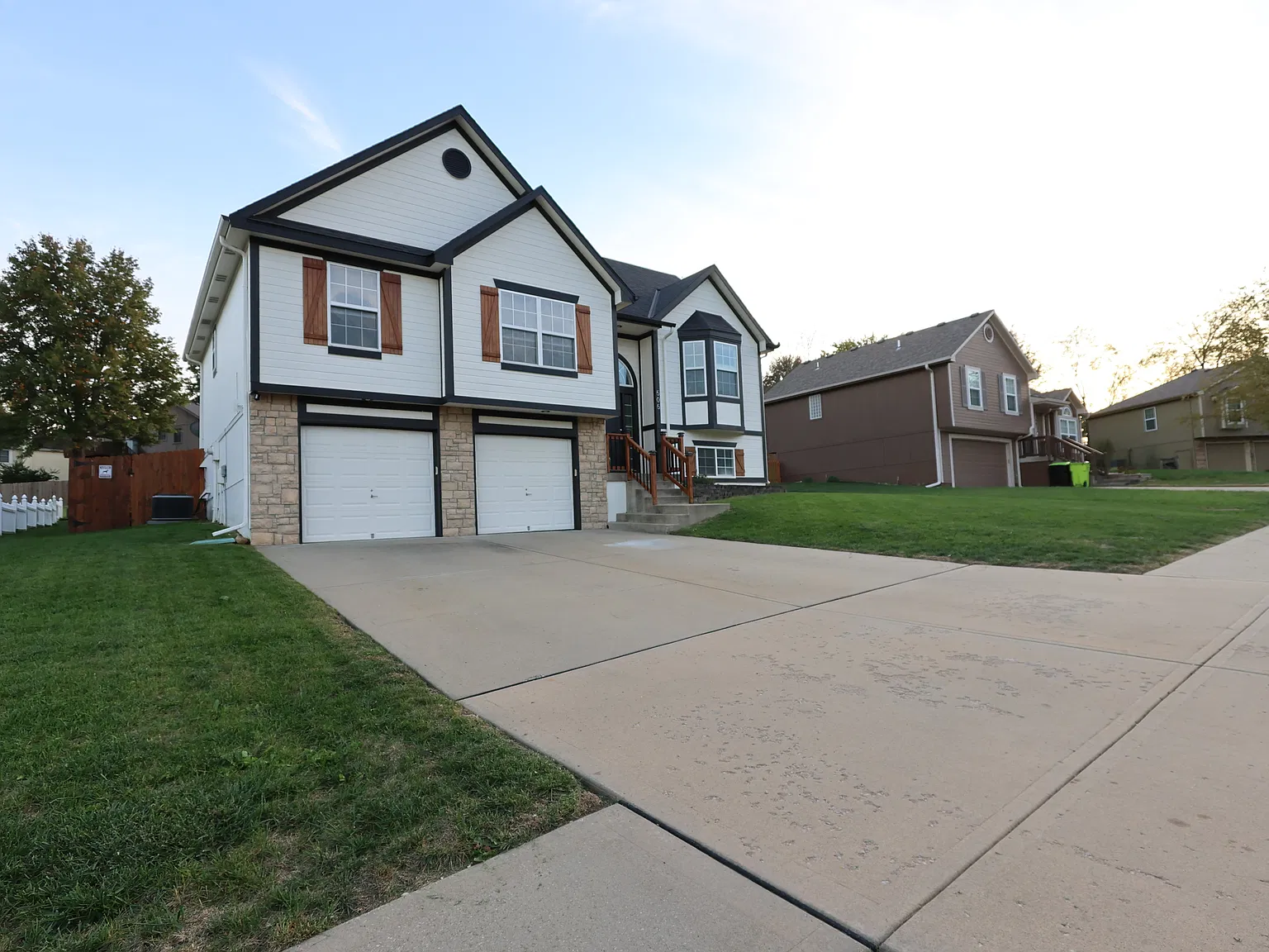 4 bed, 1738 sqft, $2,395 — Photo 2