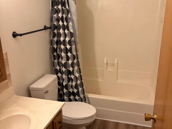 810 Highland Dr APT 1204, Knoxville, TN 37912
