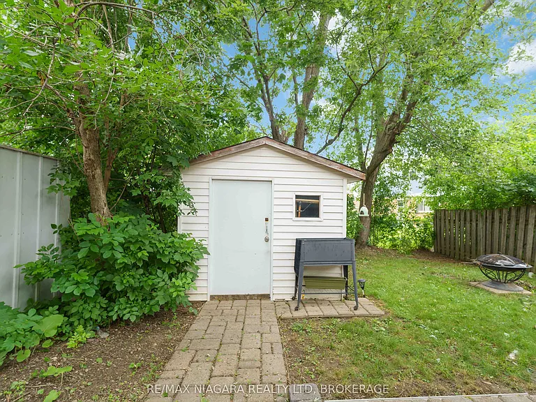 12 Wallace St #BASEMENT — Photo 26