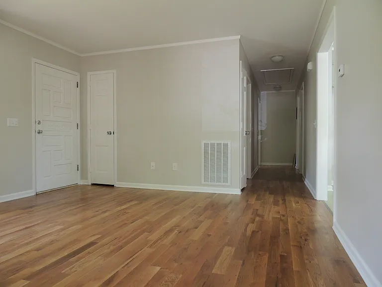 2719 Broad St — Photo 6