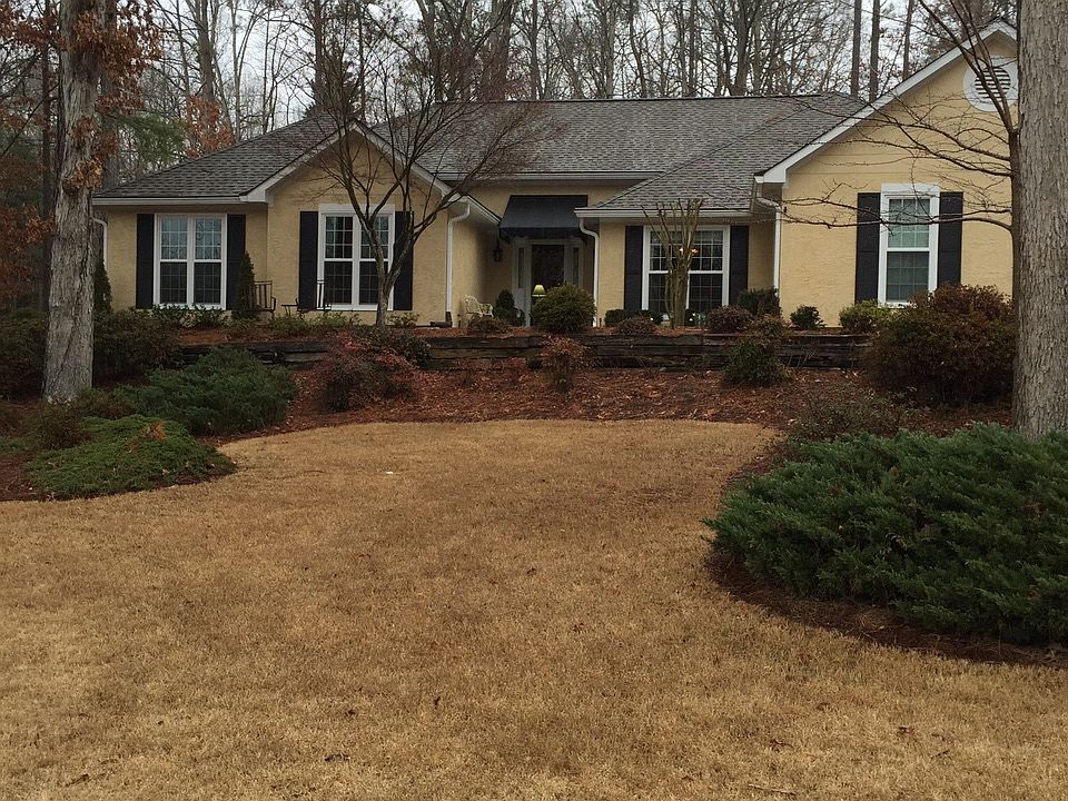 1st image of 320 White Oak Dr