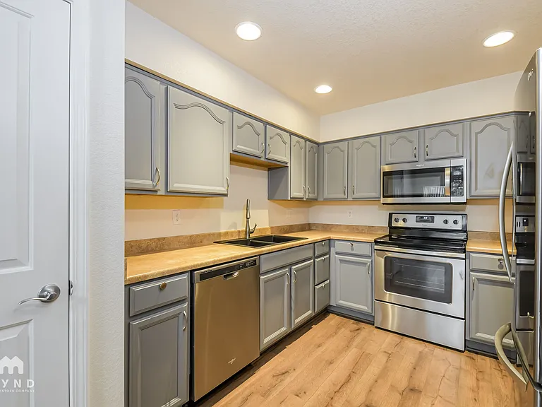 805 Summer Hawk Dr #Y146 — Photo 4