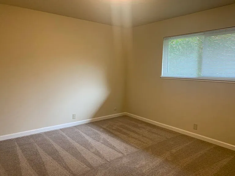 125 Ascot Ct #1 — Photo 15