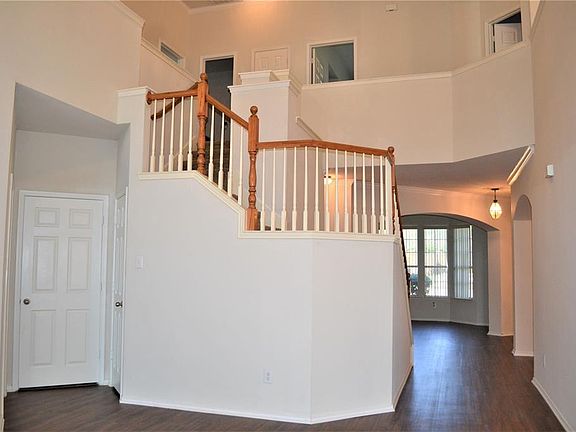 5th image of 94 Forest Mill Trl