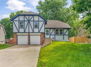 14813 S Wyandotte Dr, Olathe, KS 66062