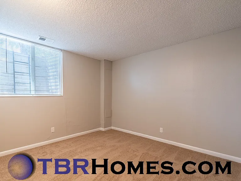 14435 Olmsted Dr — Photo 15