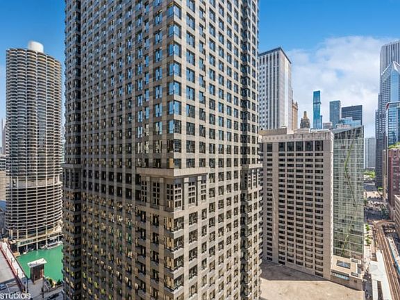 3rd image of 200 N Dearborn St Unit 2603
