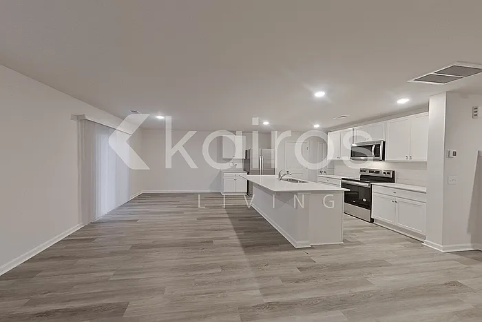 130 Inez Ave — Photo 5