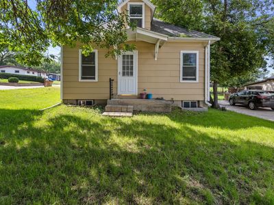 712 Hiawatha St, Minot, ND, 58701