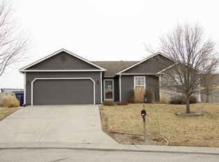 917 E Peach Ct, Eudora, KS 66025