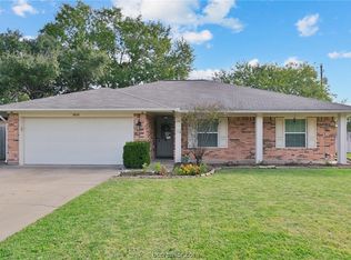 3800 Brighton Dr, Bryan, TX 77802