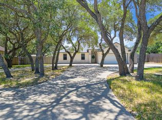 113 Oaktree St, Rockport, TX 78382