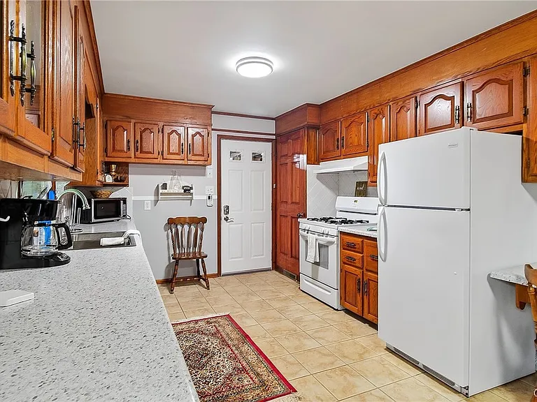118 West St — Photo 11