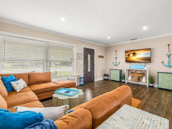 13464 Twig Ter #Id1023145p, Largo, FL 33774