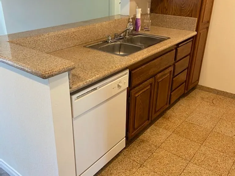 365 Burchett St #302 — Photo 8
