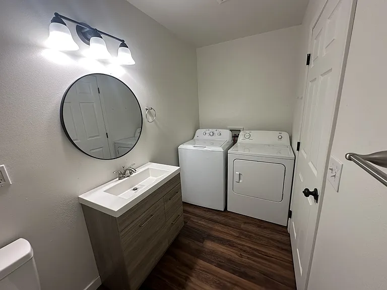 6203 N Astor St — Photo 11