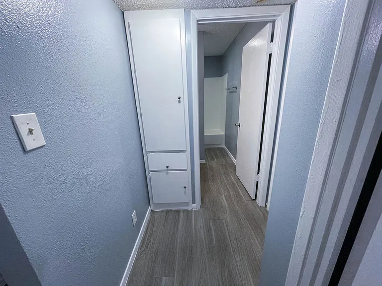 8907 Parkfield Dr — Photo 18