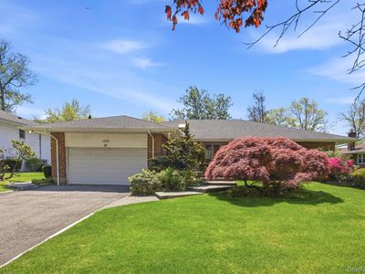 27 Whittier Drive, Albertson, NY, 11507
