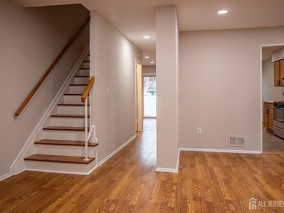 3rd image of 4H Quincy Cir