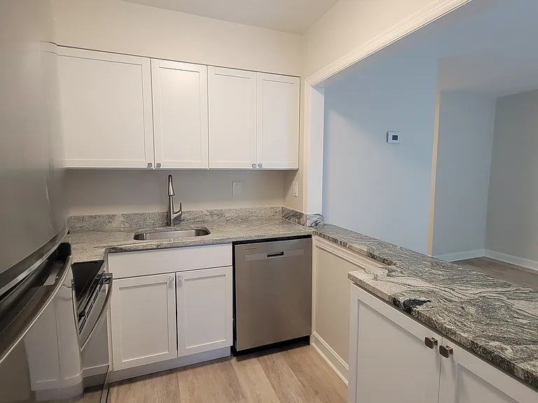The Charlotte Apartments — Photo 8