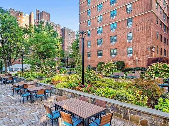 4th image of 191 Willoughby St APT 16D
