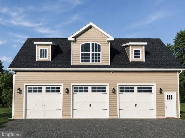 927 Goldmiller Rd, Gerrardstown, WV 25420