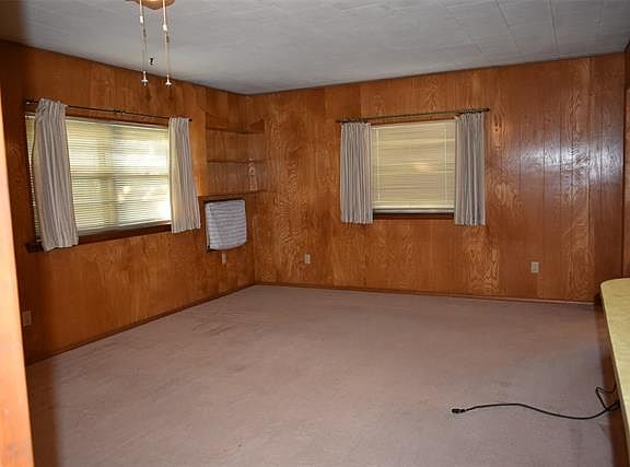 3rd image of 708 Archer Ave