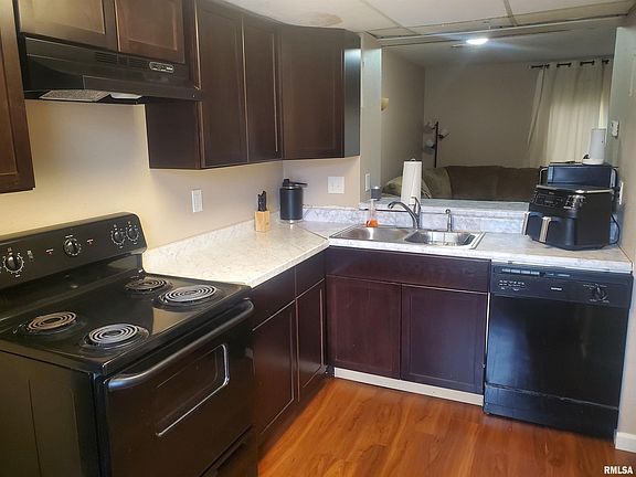 3rd image of 612-B E Campus Dr #10