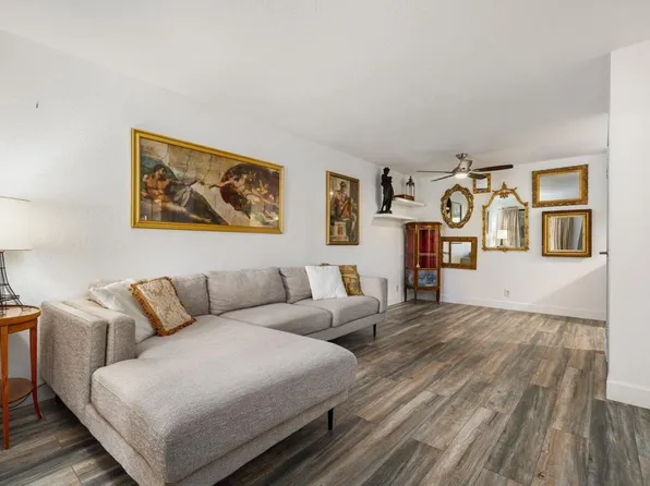 680 N Ashurst Ct #102, Palm Springs, CA 92262