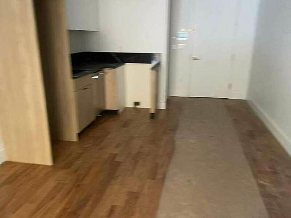 2nd image of 61 Montrose Ave #2I