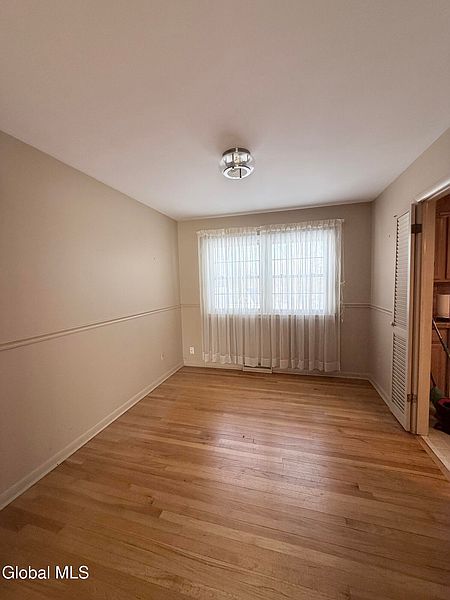 3rd image of 4 Oaktree Lane