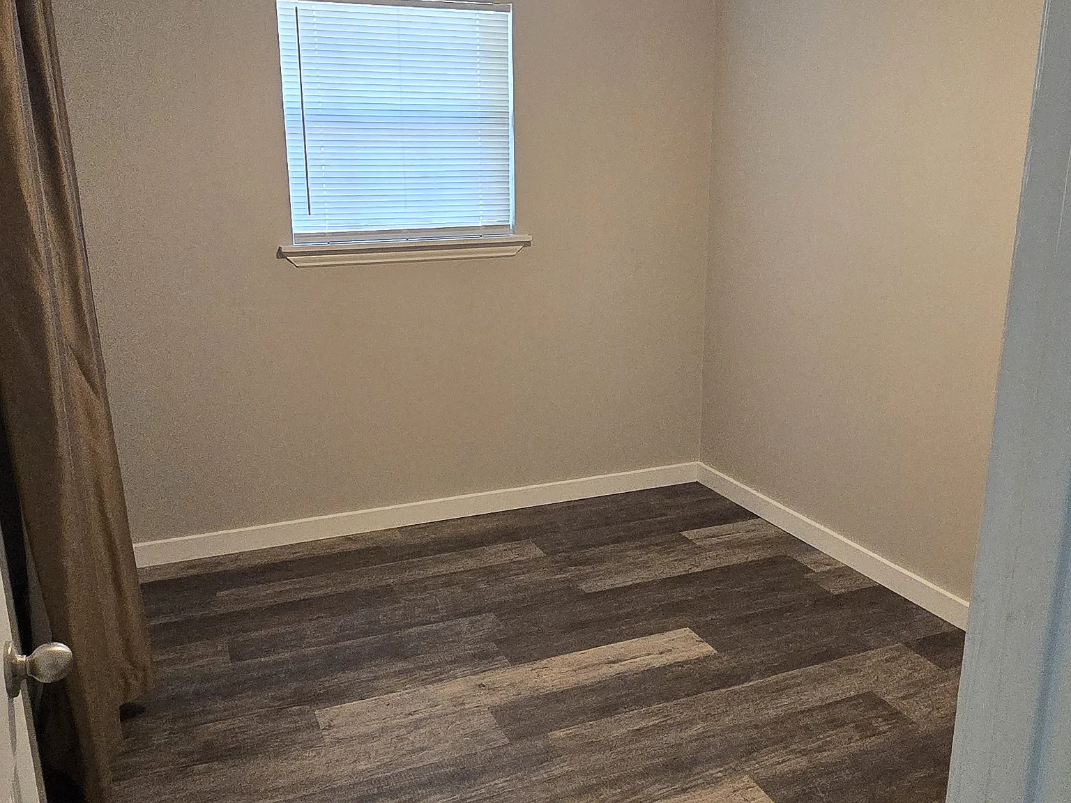3 bed, 918 sqft, $1,595 — Photo 4